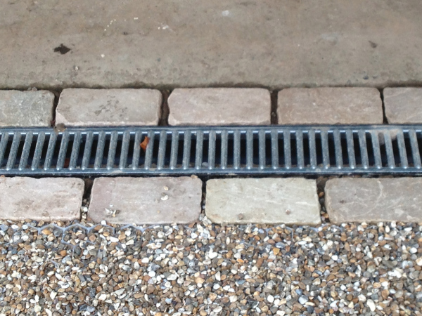 Linear drain