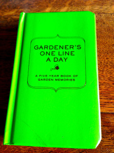 Gardener's One Line A Day Diary. A 5 year book of garden memories.