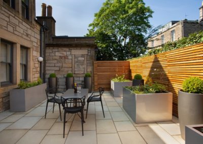 A Mews courtyard garden - after