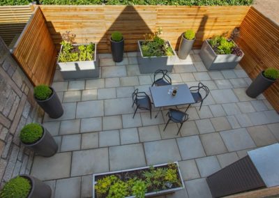 A Mews courtyard garden - after